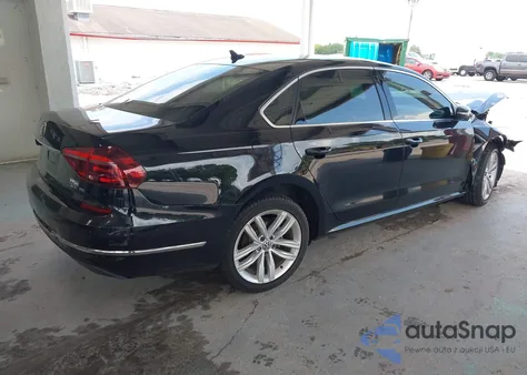 2018 Volkswagen Passat 2.0T Se z USA, uszkodzony, nr VIN 1VWBA7A35JC044726